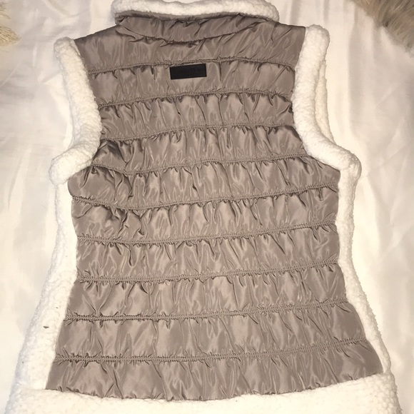 Calvin Klein puffer vest - Picture 5 of 6